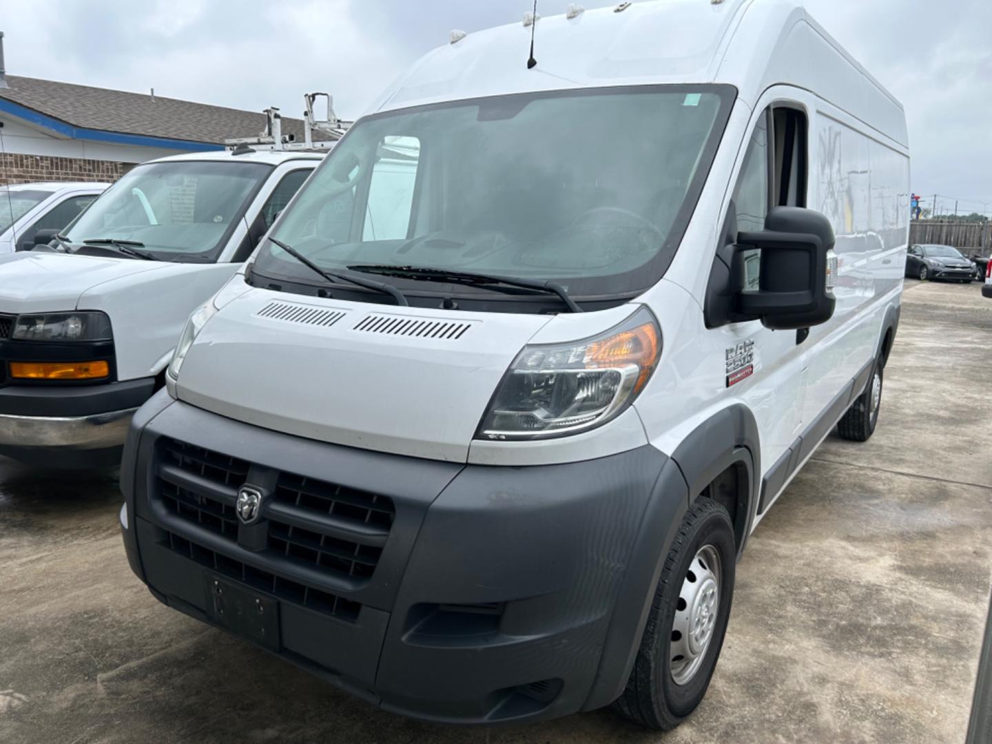 2018 White RAM Promaster 2500 High Roof Tradesman 159-in. WB (3C6TRVDG6JE) with an 3.6L V6 engine, 6A transmission, located at 1687 Business 35 S, New Braunfels, TX, 78130, (830) 625-7159, 29.655487, -98.051491 - Photo#0